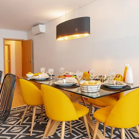 Sophisticated Modern Flat - Ace Location