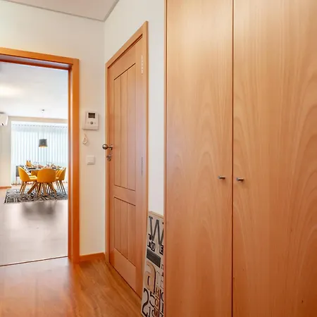 Sophisticated Modern Flat - Ace Location